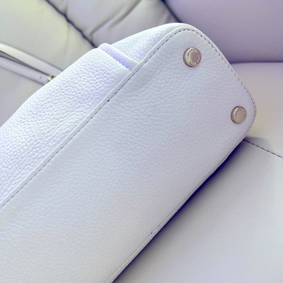 πCalvin Kline handbag w/ pebbled leather.VERY SOFT & SUPPLEπ - Picture 9 of 11